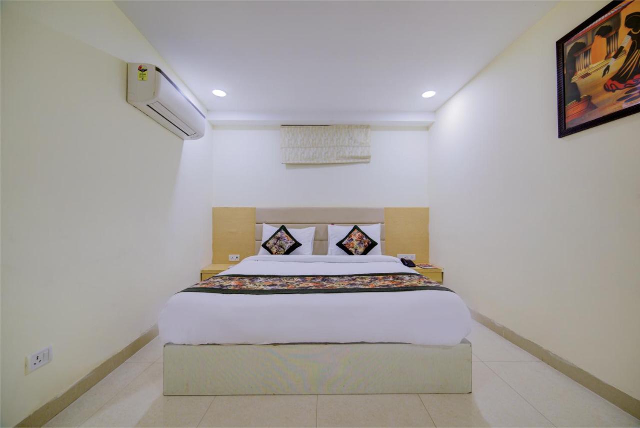 Hotel D'Capitol - Delhi Airport นิวเดลี ภายนอก รูปภาพ