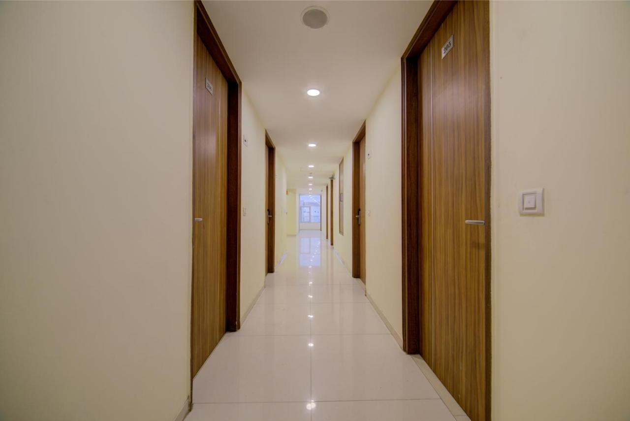 Hotel D'Capitol - Delhi Airport นิวเดลี ภายนอก รูปภาพ