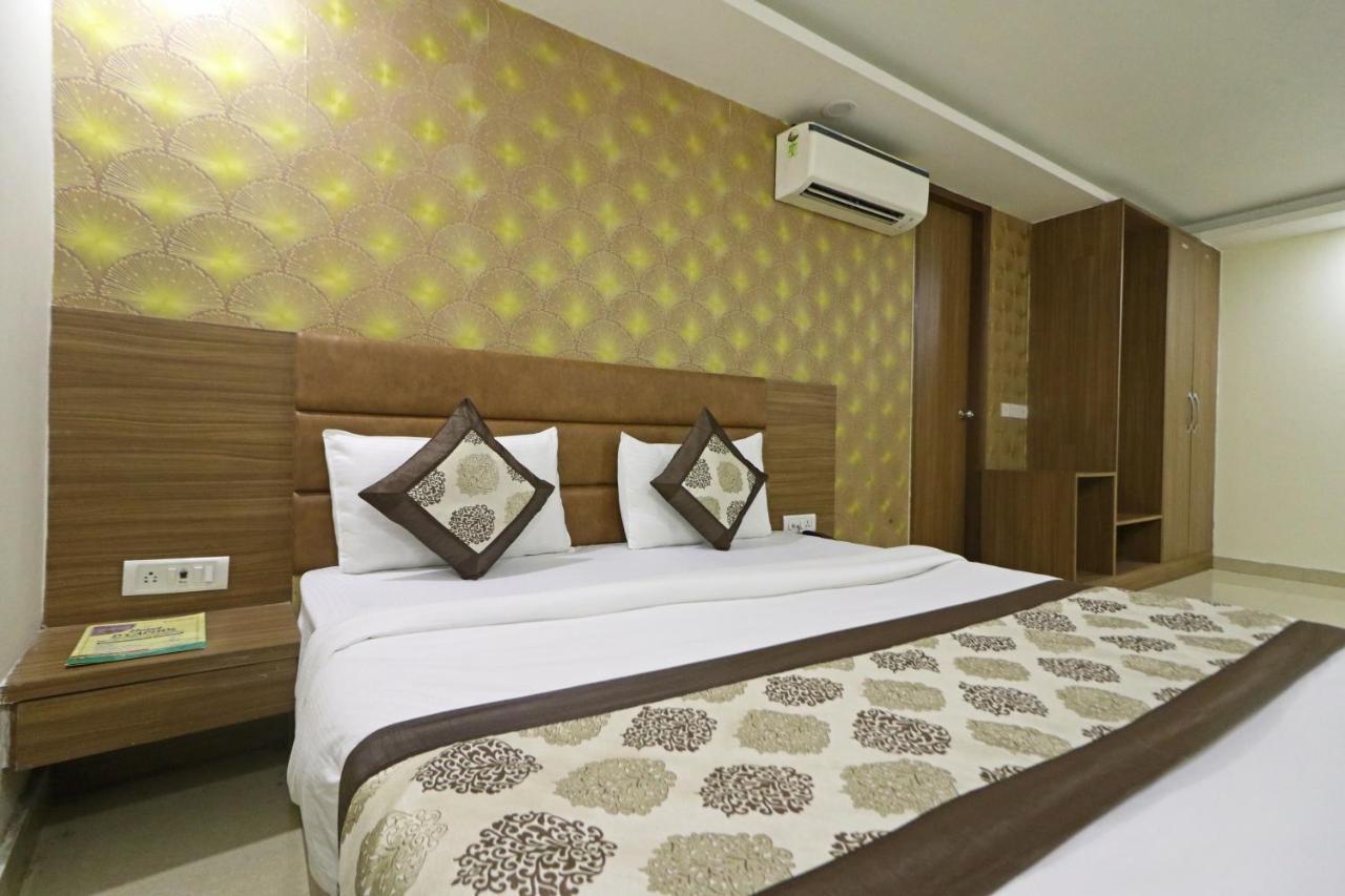 Hotel D'Capitol - Delhi Airport นิวเดลี ภายนอก รูปภาพ
