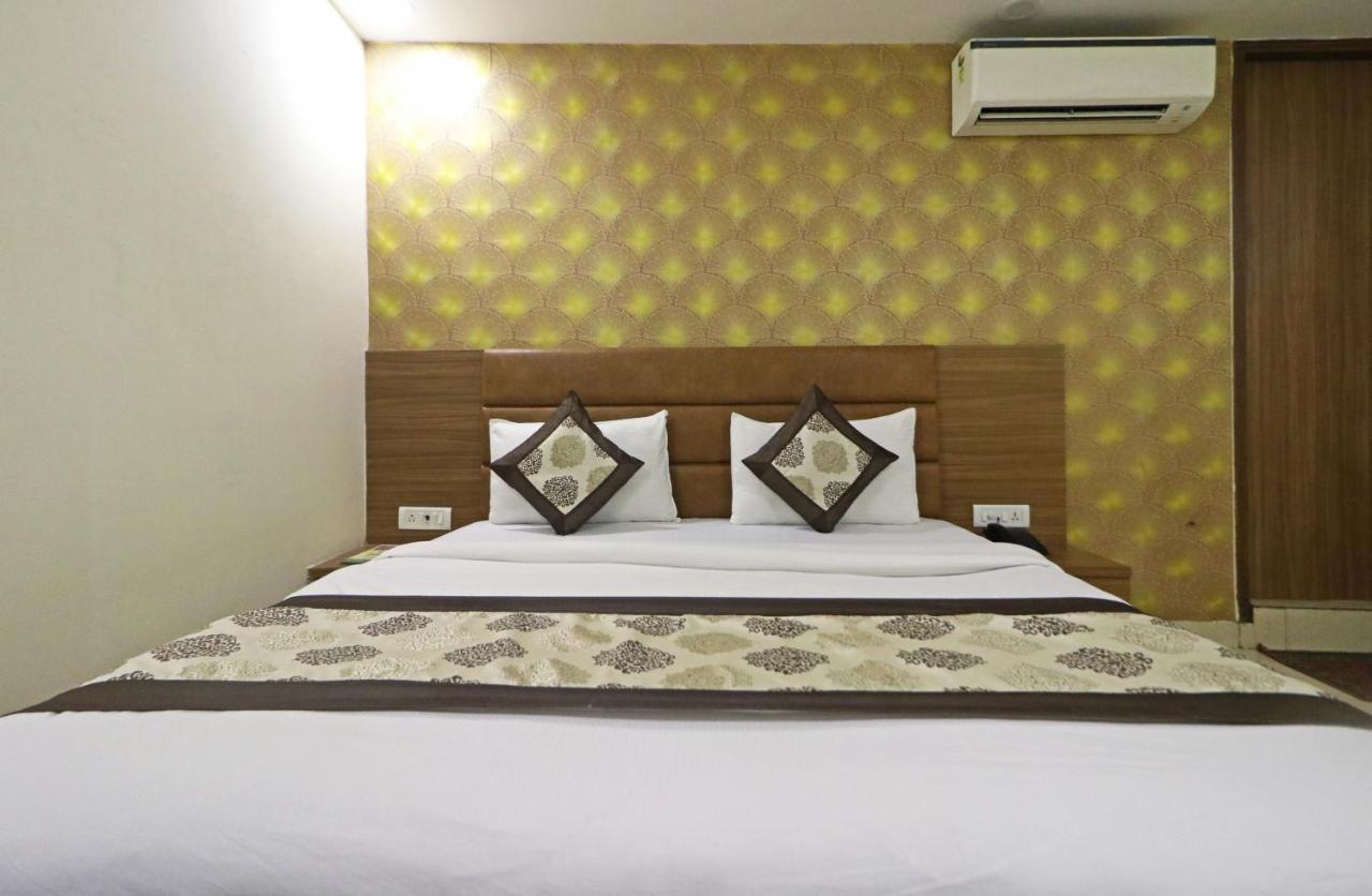 Hotel D'Capitol - Delhi Airport นิวเดลี ภายนอก รูปภาพ
