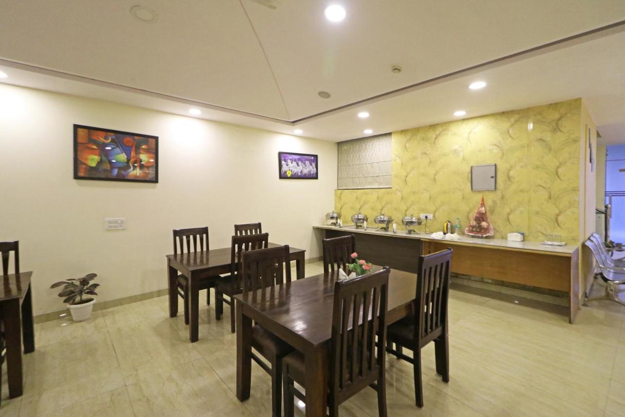 Hotel D'Capitol - Delhi Airport นิวเดลี ภายนอก รูปภาพ