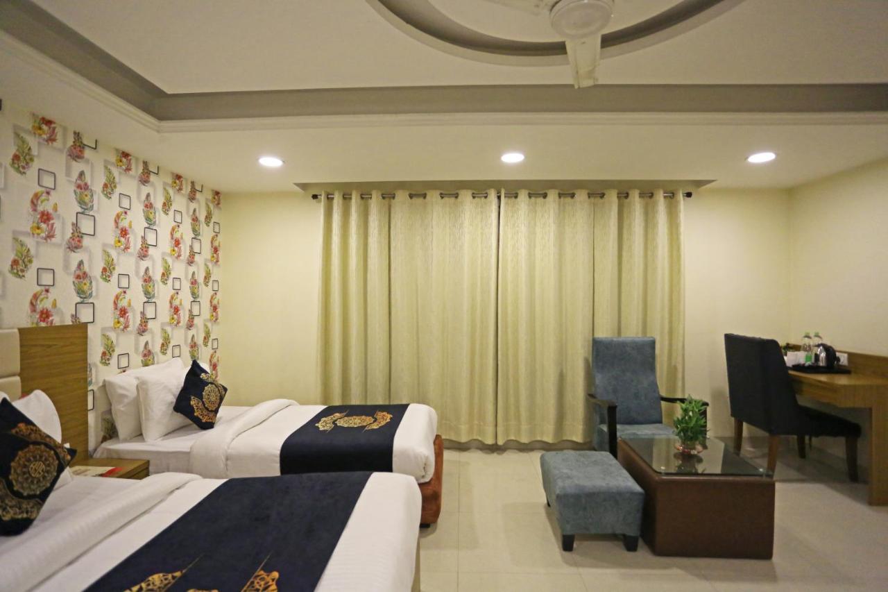Hotel D'Capitol - Delhi Airport นิวเดลี ภายนอก รูปภาพ