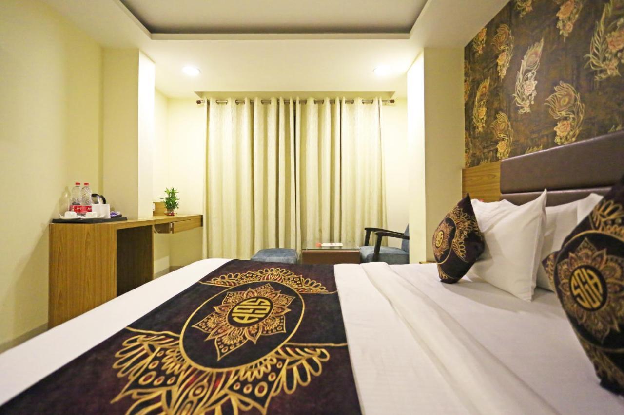 Hotel D'Capitol - Delhi Airport นิวเดลี ภายนอก รูปภาพ