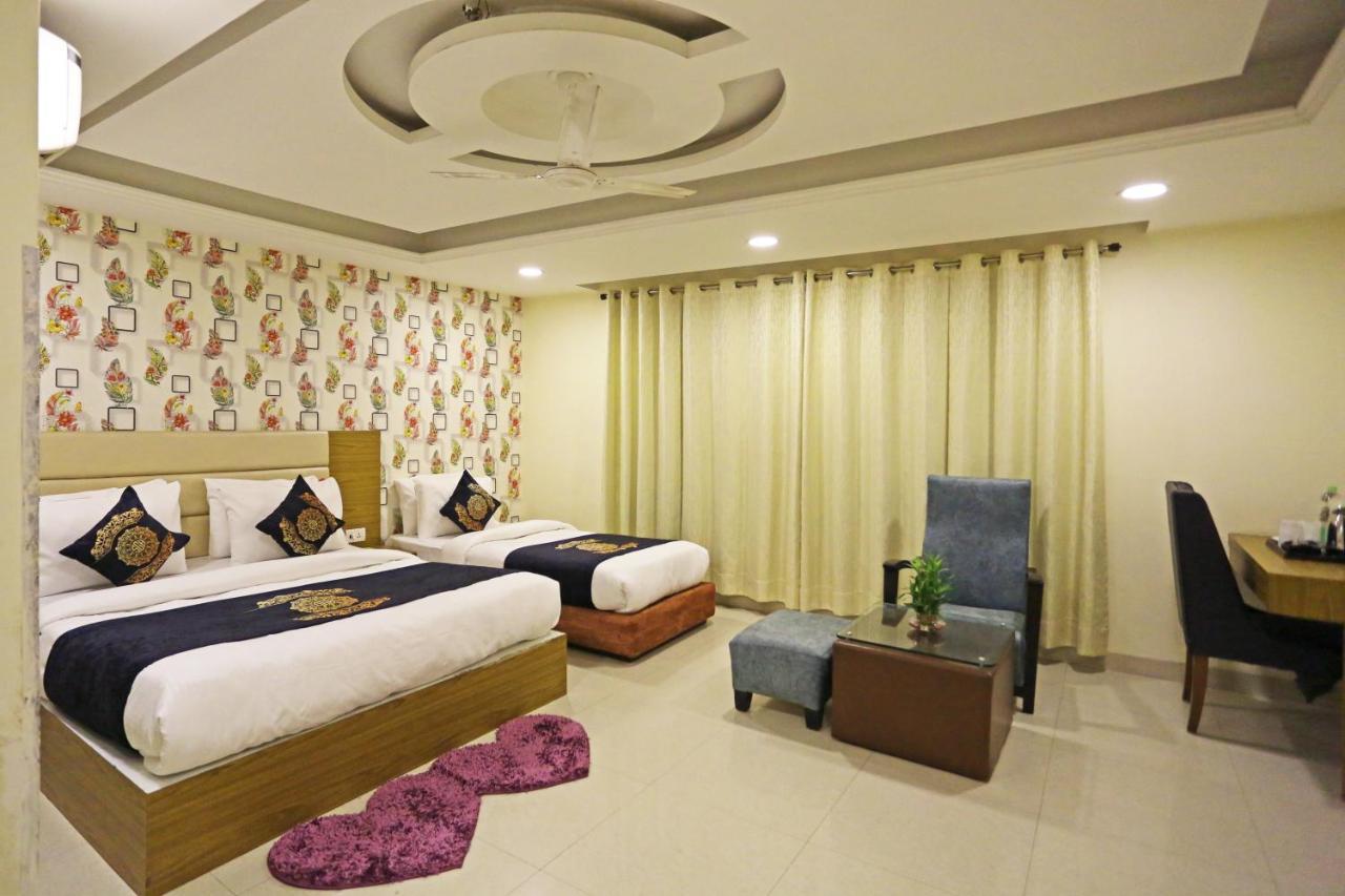 Hotel D'Capitol - Delhi Airport นิวเดลี ภายนอก รูปภาพ
