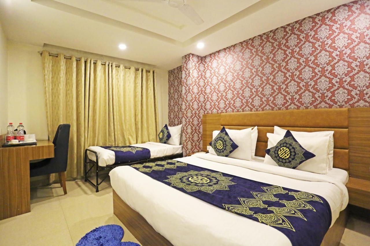 Hotel D'Capitol - Delhi Airport นิวเดลี ภายนอก รูปภาพ